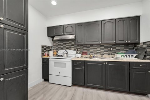 Casa en venta en Miami, Florida, 4 dormitorios, 137.87 m2 № 1936412 - foto 18
