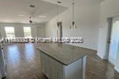 Купить виллу или дом в Клуистон, Флорида 3 спальни, № 1941054 - фото 7