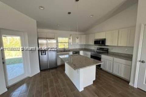 Купить виллу или дом в Клуистон, Флорида 3 спальни, № 1941054 - фото 6