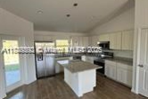 Купить виллу или дом в Клуистон, Флорида 3 спальни, № 1941054 - фото 8