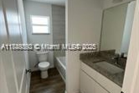 Купить виллу или дом в Клуистон, Флорида 3 спальни, № 1941054 - фото 15