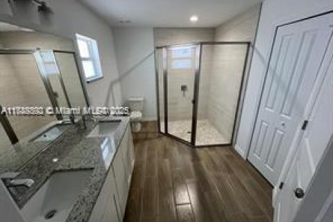 Купить виллу или дом в Клуистон, Флорида 3 спальни, № 1941054 - фото 17