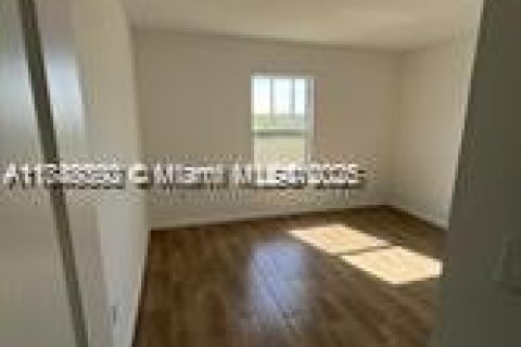 Купить виллу или дом в Клуистон, Флорида 3 спальни, № 1941054 - фото 13