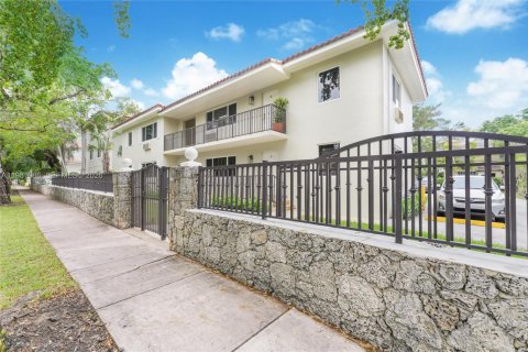 Copropriété à louer à Coral Gables, Floride: 34 m2 № 2080169 - photo 2