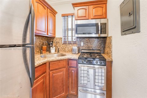Copropriété à louer à Coral Gables, Floride: 34 m2 № 2080169 - photo 6