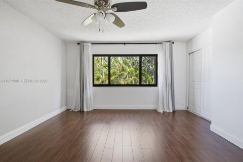 Condo in Sunrise, Florida, 2 bedrooms № 2051442 - photo 29