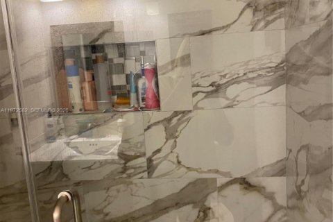 Condominio en alquiler en Hallandale Beach, Florida, 2 dormitorios, 99.87 m2 № 2032818 - foto 21