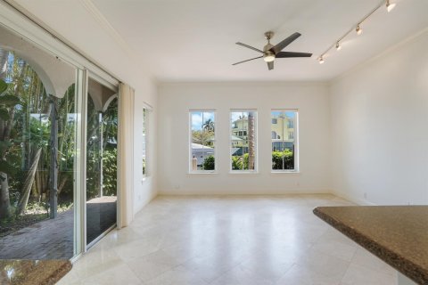 Touwnhouse à vendre à Fort Lauderdale, Floride: 3 chambres, 299.24 m2 № 2416215 - photo 16