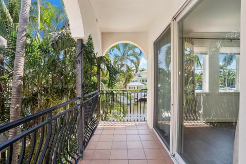 Touwnhouse à vendre à Fort Lauderdale, Floride: 3 chambres, 299.24 m2 № 2416215 - photo 20