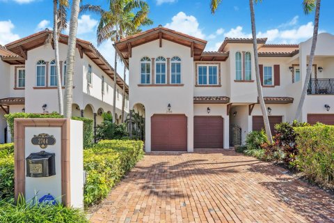 Touwnhouse à vendre à Fort Lauderdale, Floride: 3 chambres, 299.24 m2 № 2416215 - photo 9