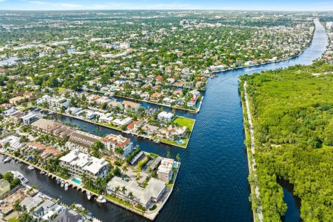 Touwnhouse à vendre à Fort Lauderdale, Floride: 3 chambres, 299.24 m2 № 2416215 - photo 21
