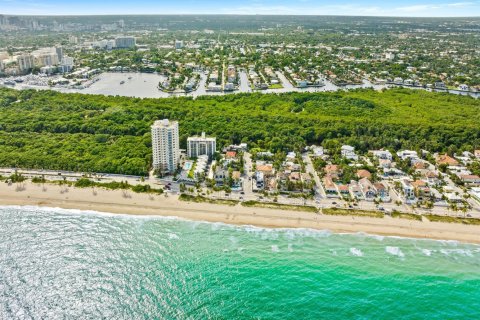 Touwnhouse à vendre à Fort Lauderdale, Floride: 3 chambres, 299.24 m2 № 2416215 - photo 28