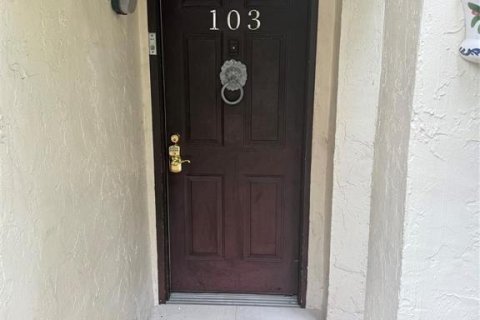 Купить кондоминиум в Майами, Флорида 3 комнаты, 156.82м2, № 2146778 - фото 2