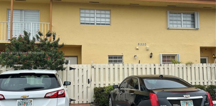 Condominio en Miami, Florida, 2 dormitorios  № 1863007