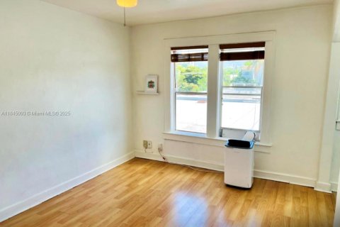 Купить кондоминиум в Майами-Бич, Флорида 26.48м2, № 2022308 - фото 3