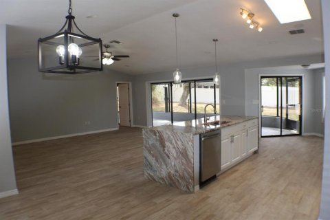 Villa ou maison à vendre à Spring Hill, Floride: 2 chambres, 141.21 m2 № 2420082 - photo 3