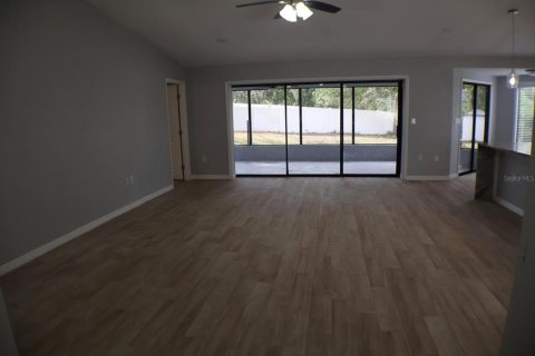 Villa ou maison à vendre à Spring Hill, Floride: 2 chambres, 141.21 m2 № 2420082 - photo 2