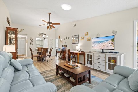 Condo in Bradenton, Florida, 2 bedrooms  № 1721525 - photo 9
