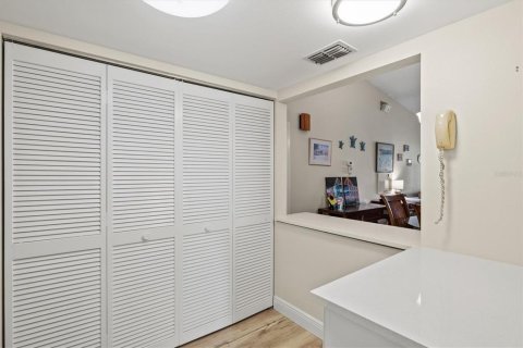 Condo in Bradenton, Florida, 2 bedrooms  № 1721525 - photo 5