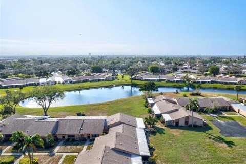 Condo in Bradenton, Florida, 2 bedrooms  № 1721525 - photo 2