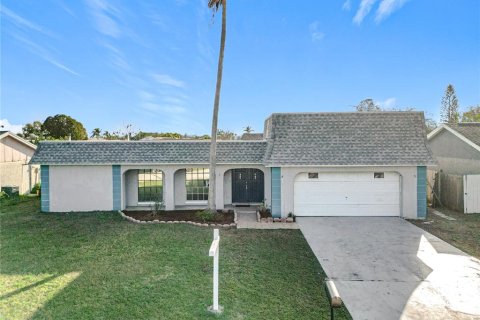 House in Holiday, Florida 3 bedrooms, 141.12 sq.m. № 2112737 - photo 2