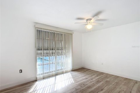House in Holiday, Florida 3 bedrooms, 141.12 sq.m. № 2112737 - photo 24