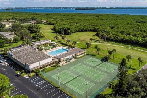 Condo in Vero Beach, Florida, 1 bedroom № 2191119 - photo 21