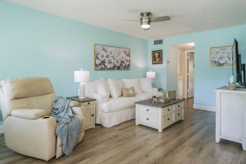 Condo in Vero Beach, Florida, 1 bedroom № 2191119 - photo 6