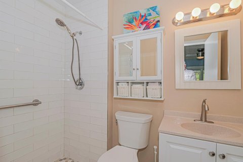 Condo in Vero Beach, Florida, 1 bedroom № 2191119 - photo 16