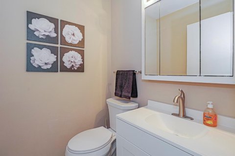 Condo in Vero Beach, Florida, 1 bedroom № 2191119 - photo 13