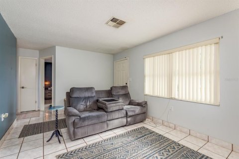 House in Port Richey, Florida 2 bedrooms, 98.1 sq.m. № 1898569 - photo 8