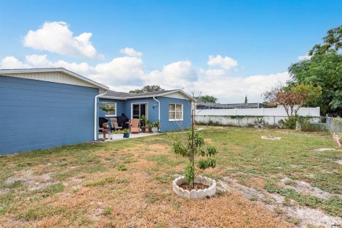 House in Port Richey, Florida 2 bedrooms, 98.1 sq.m. № 1898569 - photo 30