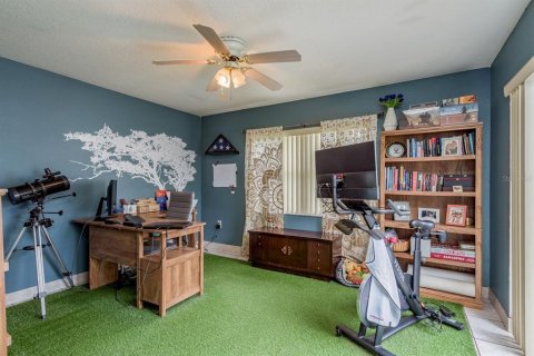 House in Port Richey, Florida 2 bedrooms, 98.1 sq.m. № 1898569 - photo 15