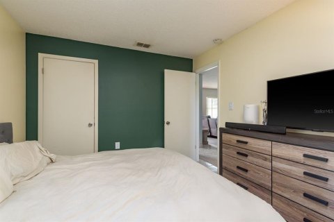 House in Port Richey, Florida 2 bedrooms, 98.1 sq.m. № 1898569 - photo 18