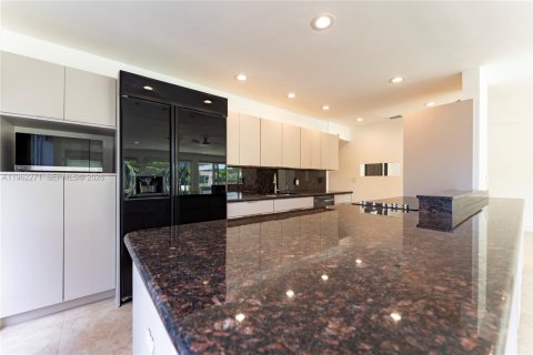 Снять в аренду виллу или дом в Халландейл-Бич, Флорида 3 спальни, 255.76м2, № 2025081 - фото 14