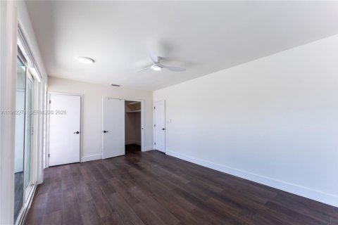 Снять в аренду виллу или дом в Халландейл-Бич, Флорида 3 спальни, 255.76м2, № 2025081 - фото 26