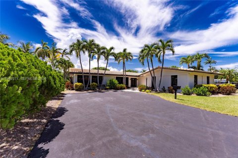 Дом в Халландейл-Бич, Флорида 3 спальни, 255.76м2 № 2025081