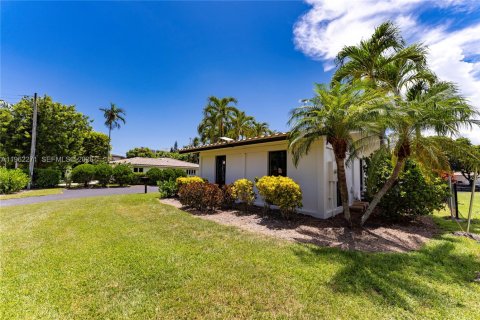 Снять в аренду виллу или дом в Халландейл-Бич, Флорида 3 спальни, 255.76м2, № 2025081 - фото 6