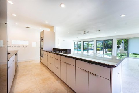 Снять в аренду виллу или дом в Халландейл-Бич, Флорида 3 спальни, 255.76м2, № 2025081 - фото 15