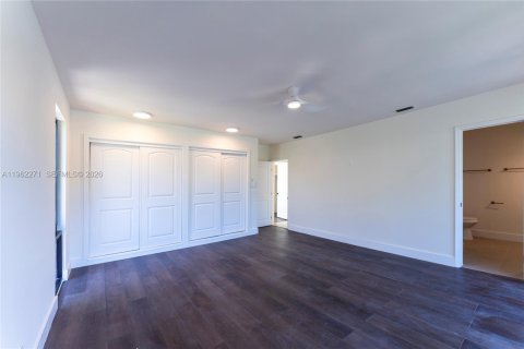 Снять в аренду виллу или дом в Халландейл-Бич, Флорида 3 спальни, 255.76м2, № 2025081 - фото 20