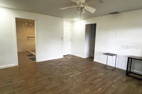 House in Lake Wales, Florida 2 bedrooms, 155.24 sq.m. № 1908155 - photo 11