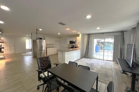House in Lake Wales, Florida 2 bedrooms, 155.24 sq.m. № 1908155 - photo 8