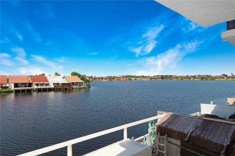 Touwnhouse à louer à Hialeah, Floride: 3 chambres, 121.61 m2 № 1938801 - photo 16