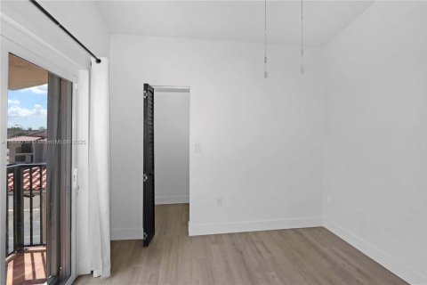 Touwnhouse à louer à Hialeah, Floride: 3 chambres, 121.61 m2 № 1938801 - photo 25