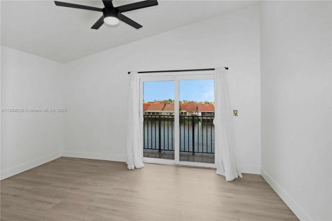 Adosado en alquiler en Hialeah, Florida, 3 dormitorios, 121.61 m2 № 1938801 - foto 18