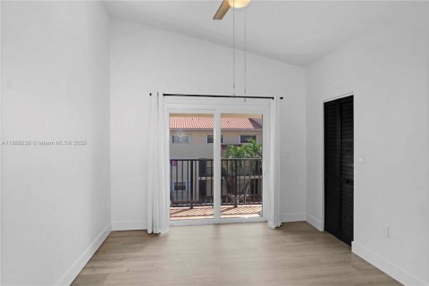 Adosado en alquiler en Hialeah, Florida, 3 dormitorios, 121.61 m2 № 1938801 - foto 24