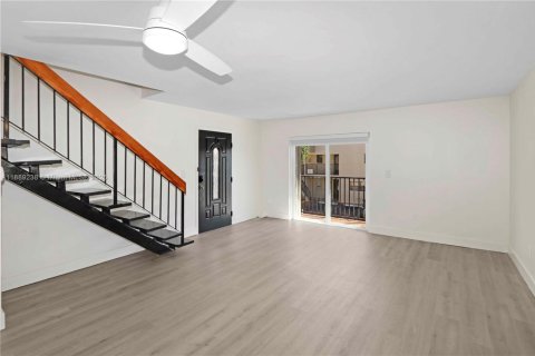 Touwnhouse à louer à Hialeah, Floride: 3 chambres, 121.61 m2 № 1938801 - photo 6