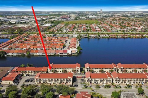 Touwnhouse à louer à Hialeah, Floride: 3 chambres, 121.61 m2 № 1938801 - photo 2