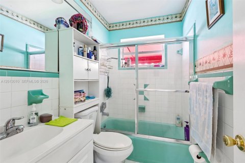 Купить виллу или дом в Холливуд, Флорида 3 спальни, 101.45м2, № 2076011 - фото 11