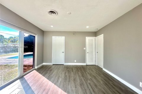 House in Pompano Beach, Florida 3 bedrooms, 151.24 sq.m. № 1982423 - photo 11